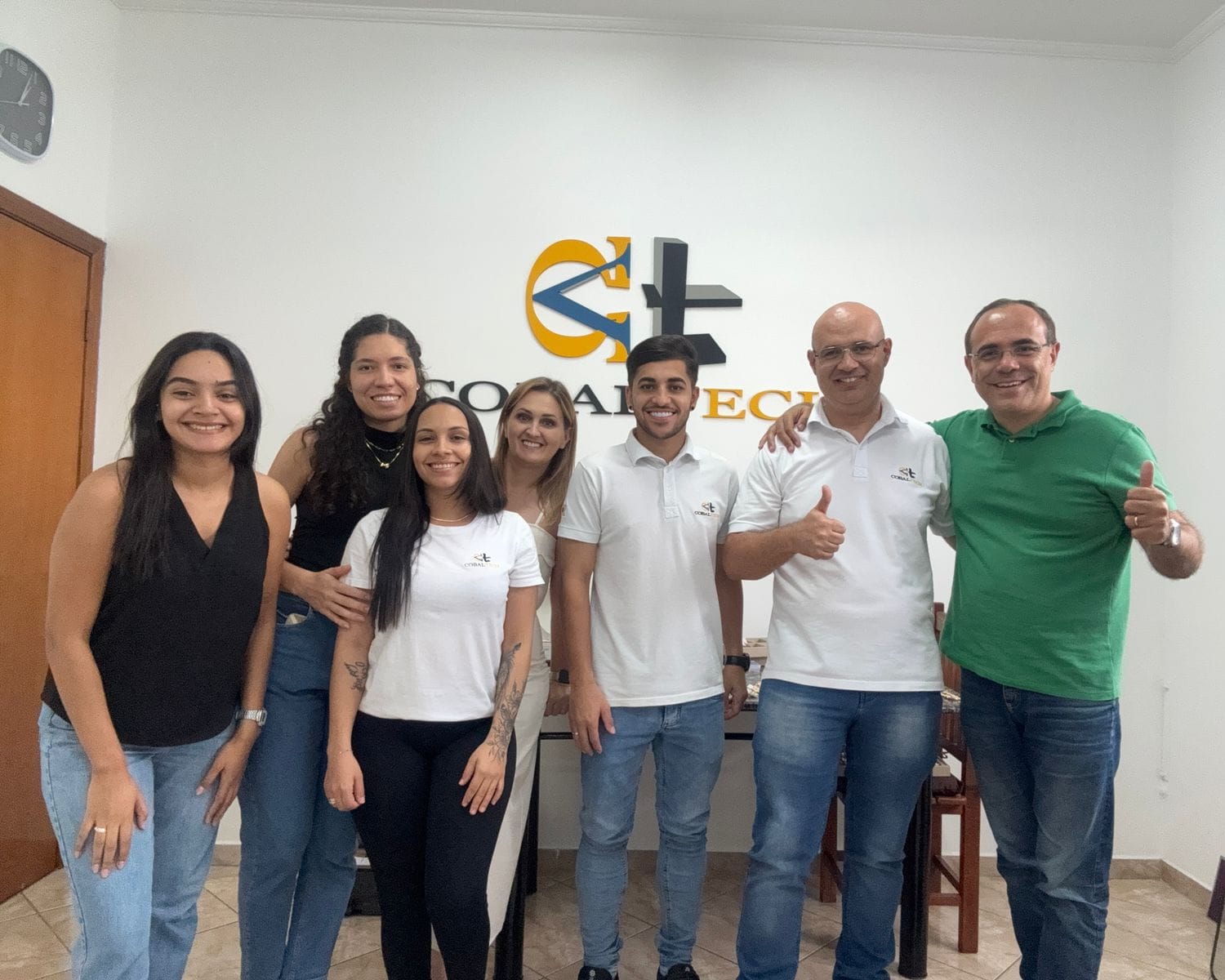 Equipe Cobaltech após treinamento técnico no escritório
